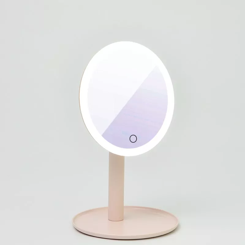 LED svetilka z ogledalom za kopalnico