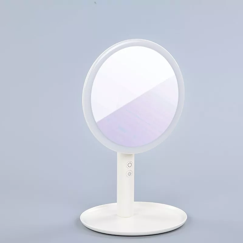 Ogledalo za ličenje z LED
